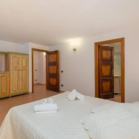 Via Sardegna Apartament *