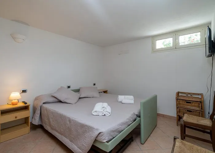 Via Sardegna * סאן תאודורו