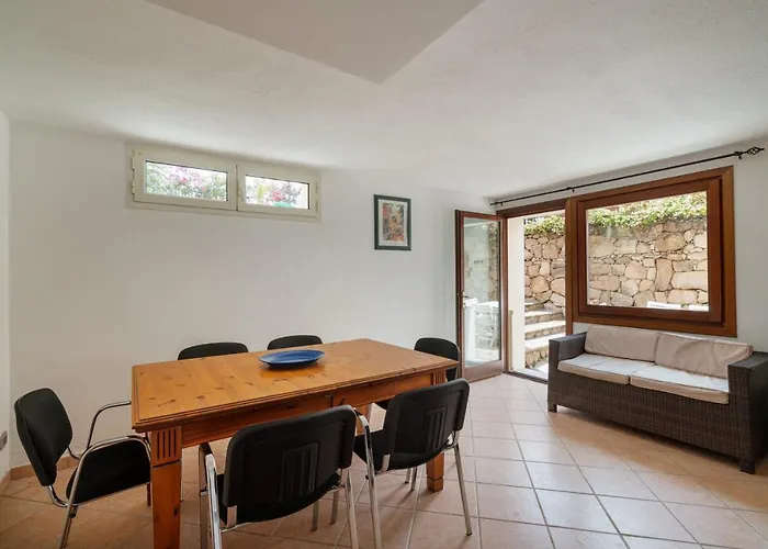 Via Sardegna * סאן תאודורו