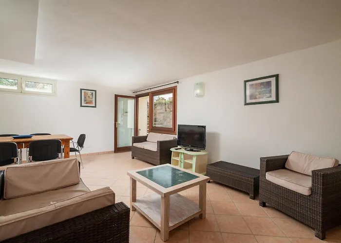 Via Sardegna דירה סאן תאודורו